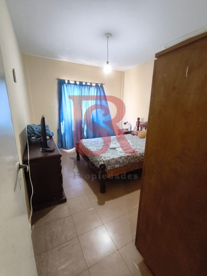 LP - VENTA! Amplio departamento 4 ambientes en Berazategui