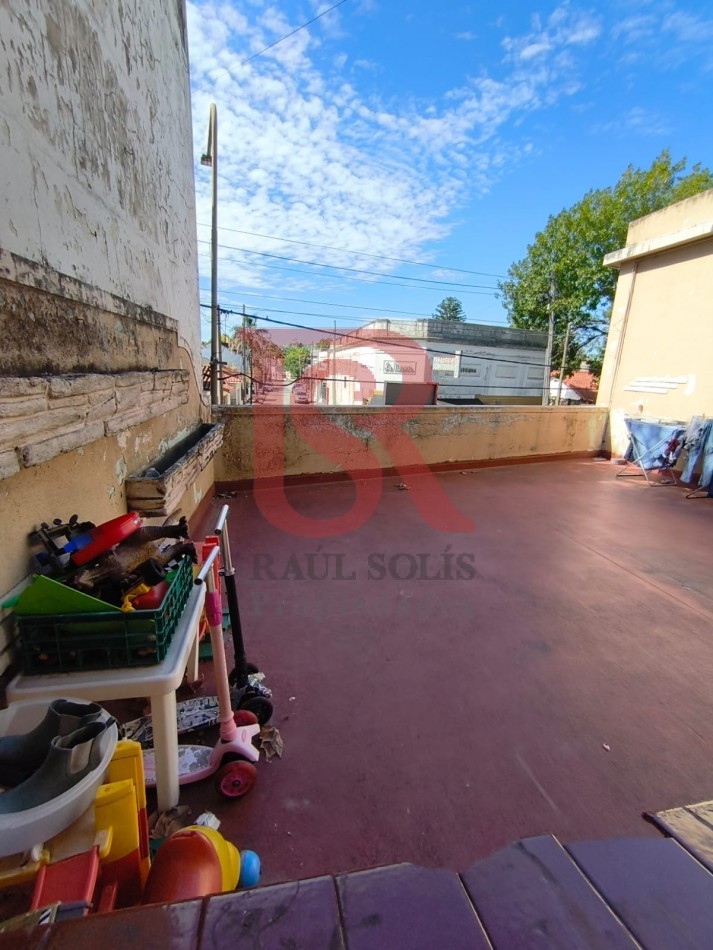 LP - Venta PH multiambiental en primer piso en Bernal