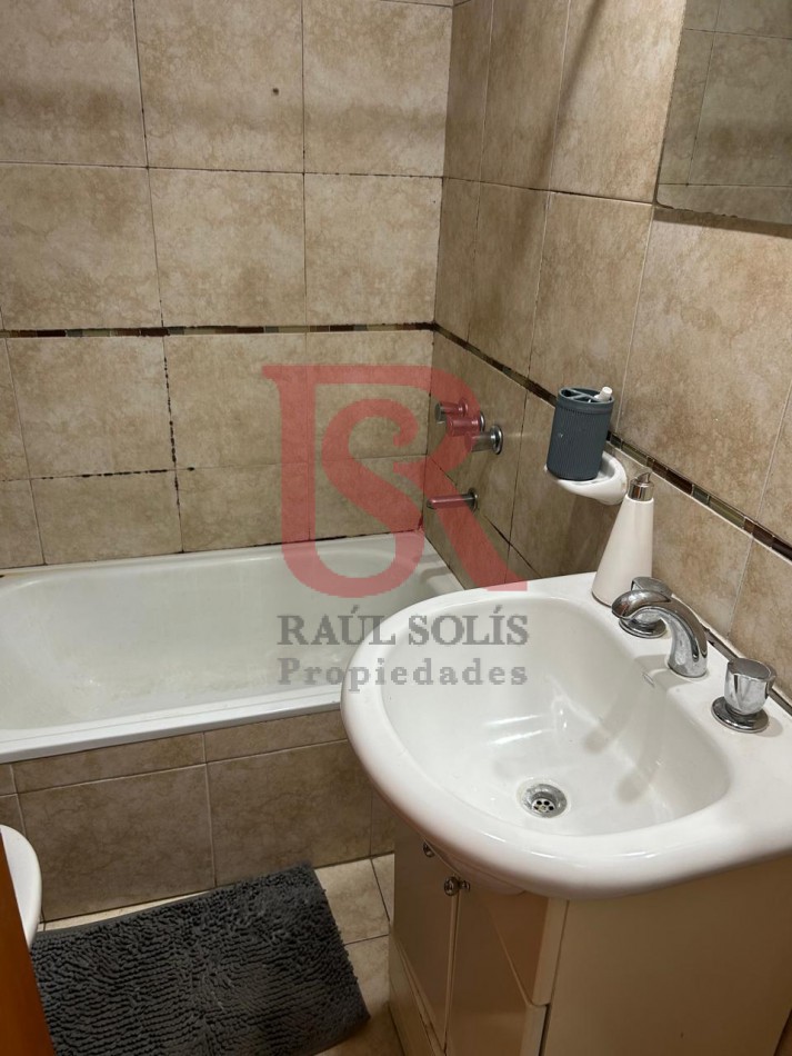 LG Dpto Lomas de Zamora,  2 ambientes muy bien ubicado, luminoso 