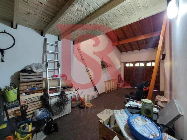 AV- Amplia casa en venta a pocas cuadras del mar