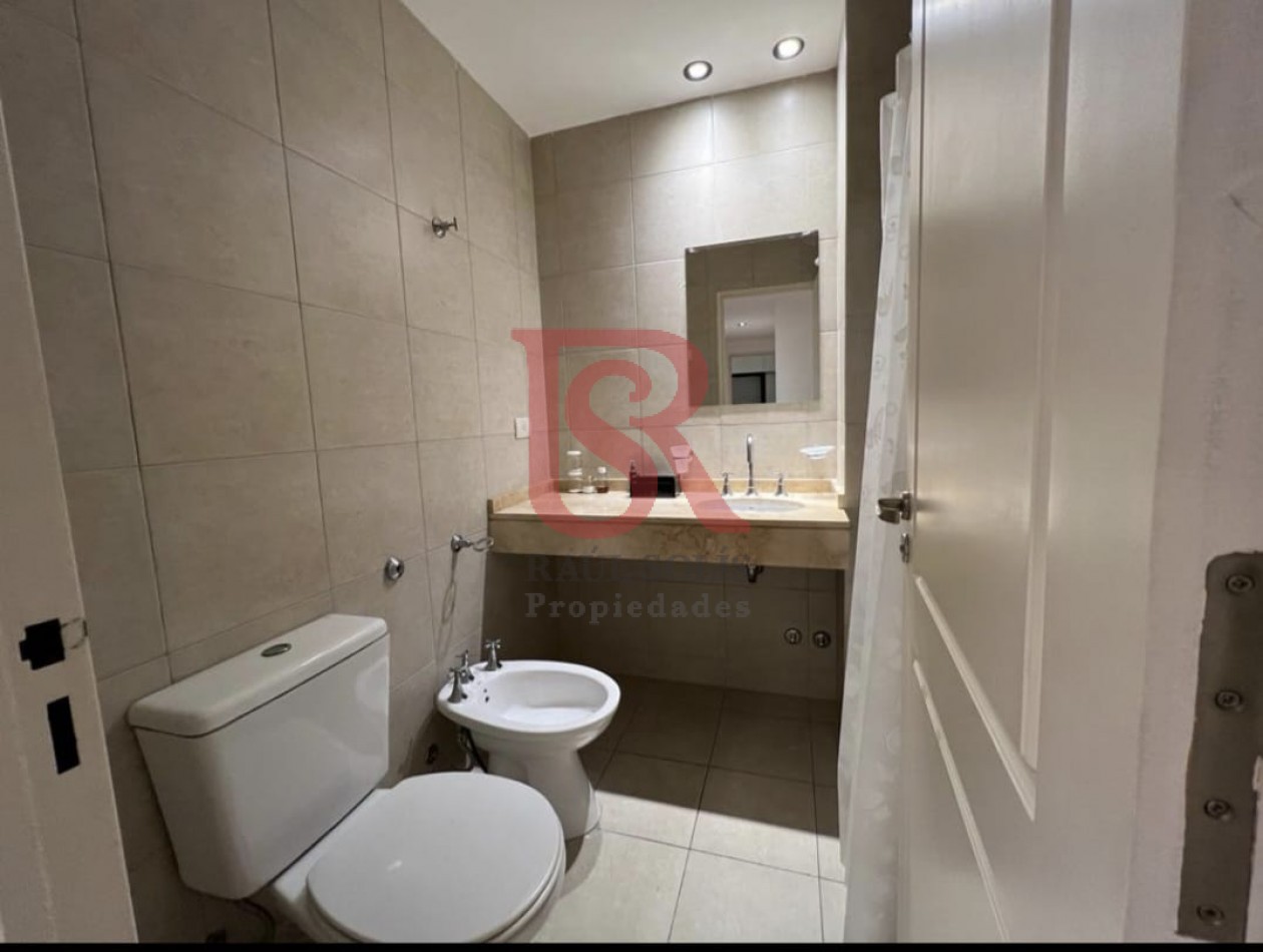 GZ - Excelente departamento tres ambienes con cochera