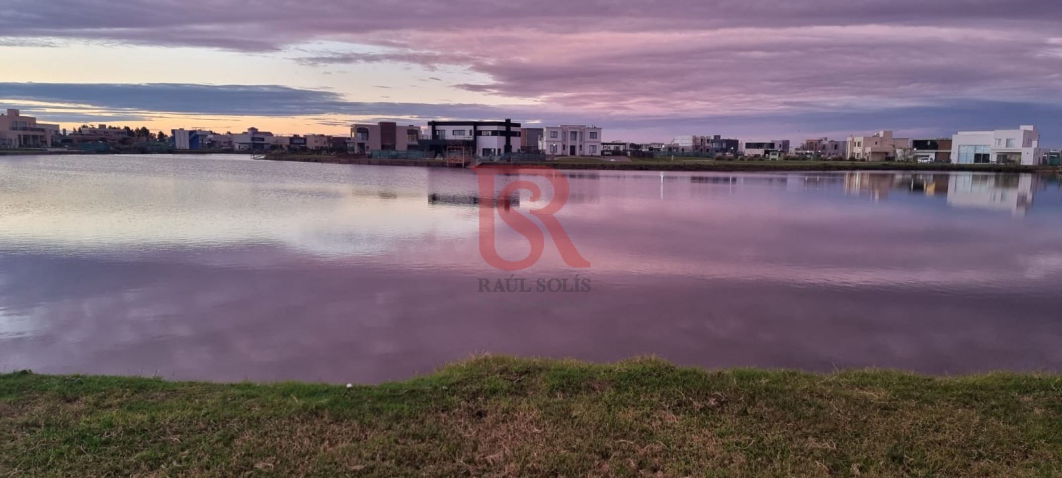 Codigo 13 Terreno en Villalobos No 68 frente a la laguna con espejo de agua .barrio privado de 454 lotes.De los cuales 201 poseen salida a la laguna