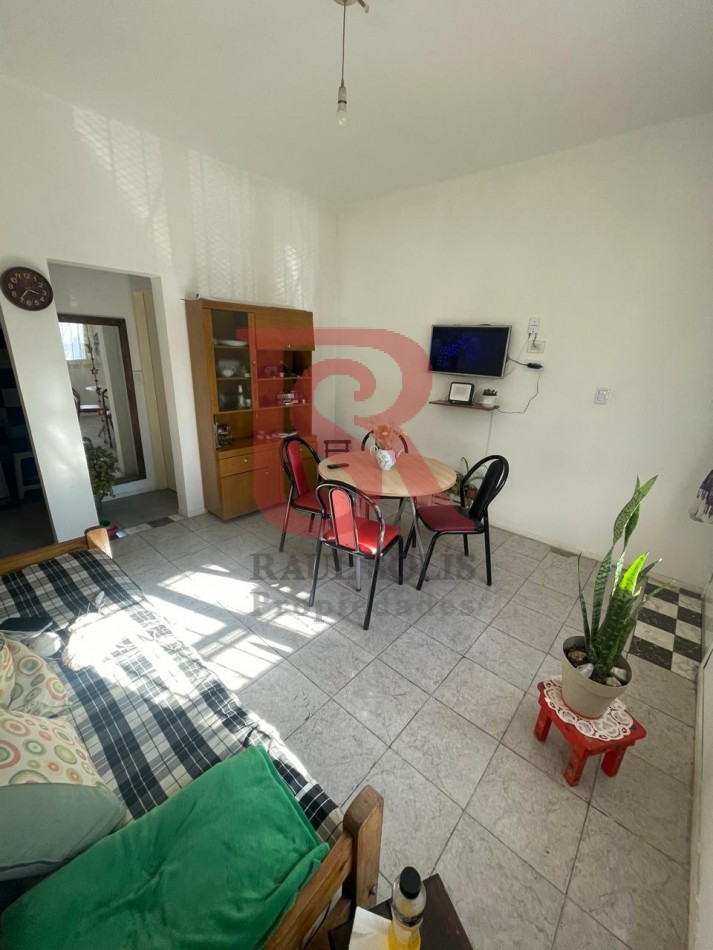 LP - Acogedora casa PH dos ambientes luminoso, en Quilmes oeste
