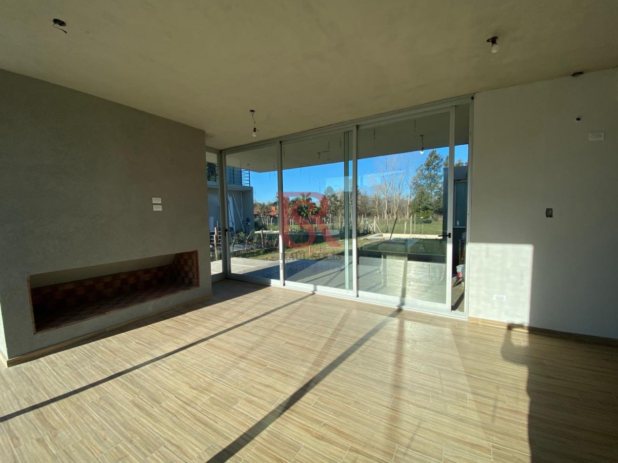 AM- Casa 4 Ambientes La Reserva Hudson en una sola planta con piscina