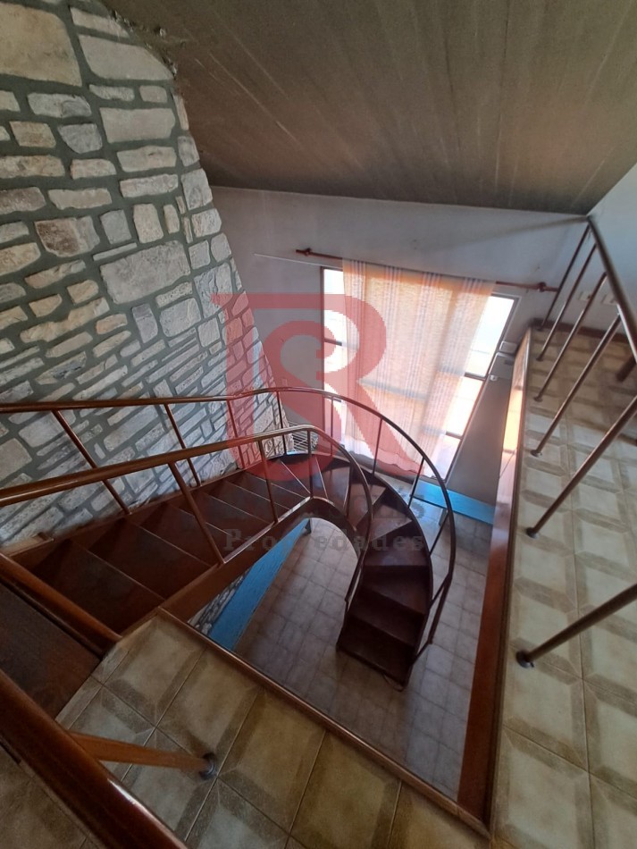 GZ- Imponente Casa en Esquina 