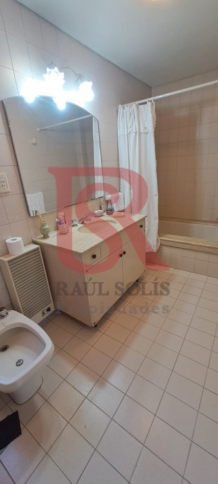 GZ- Imponente Casa en Esquina 