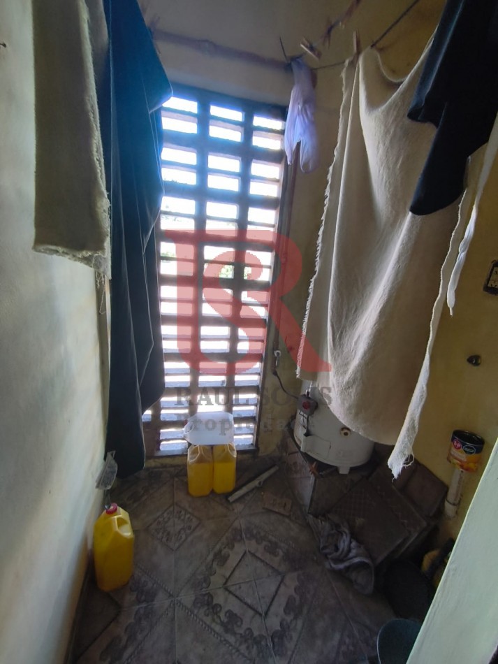 LP - VENTA! Amplio departamento 4 ambientes en Berazategui