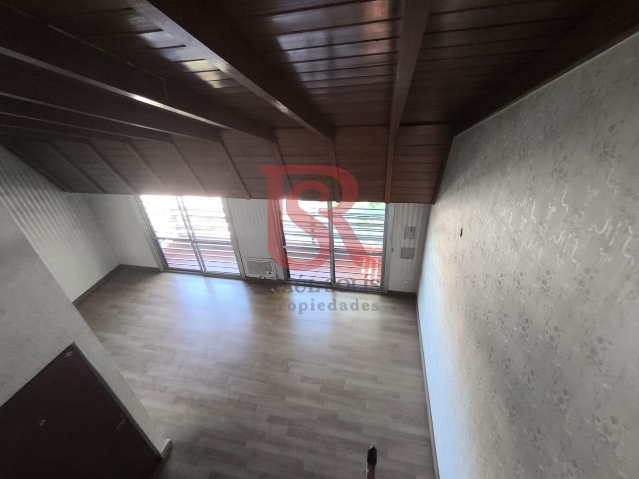 LP - VENTA! Hermoso PH en 1er piso de 4 ambientes con espcio tipo loft, quincho y parrilla en Quilmes 