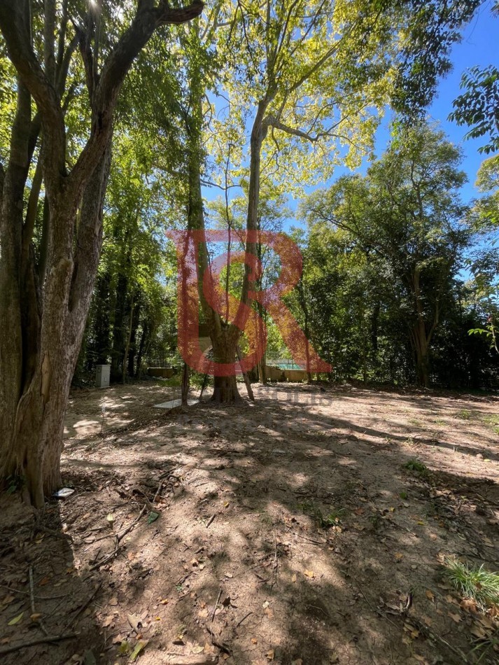 LP - VENTA! Lote en FINCAS DE HUDSON 700Mts. Financiacion o permuta. 