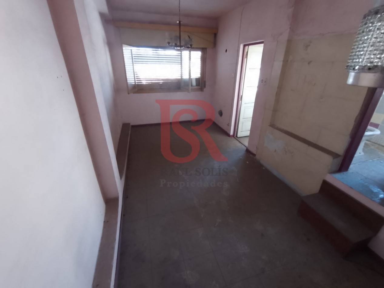 VN - Excelente Casa a reciclar o Lote de 400 metros para desarrollo Inmobiliario