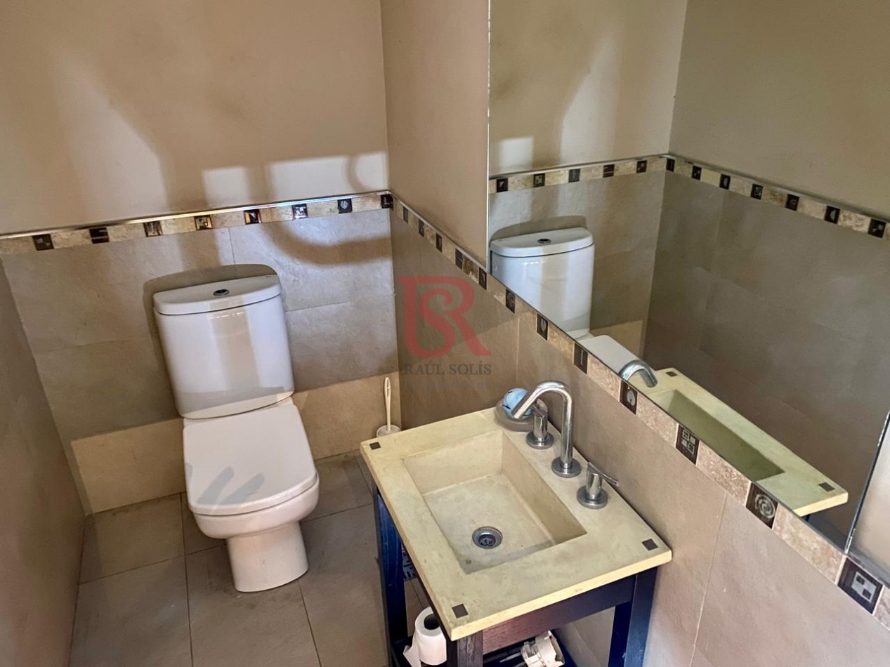 AM - Casa en Venta en tres plantas - Ideal inversores