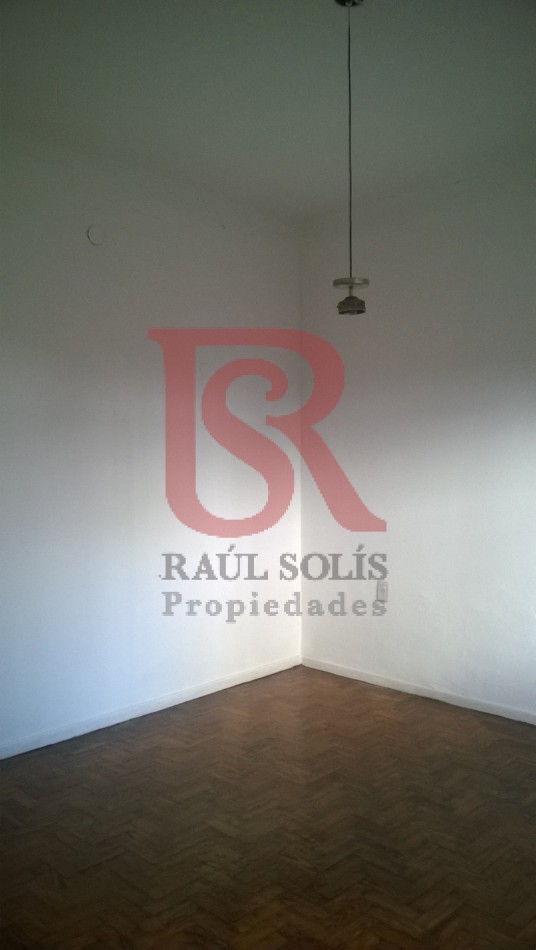 FV  Ph 2 ambientes en alquiler sobre calle Uriburu esquina Brandsen 