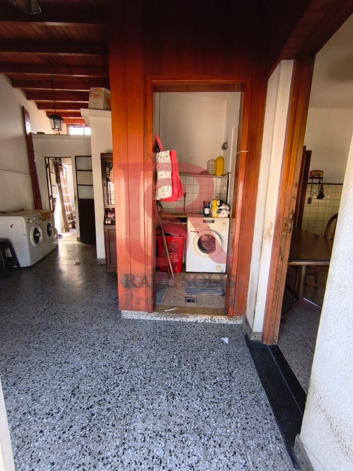 LP - Venta PH multiambiental en primer piso en Bernal