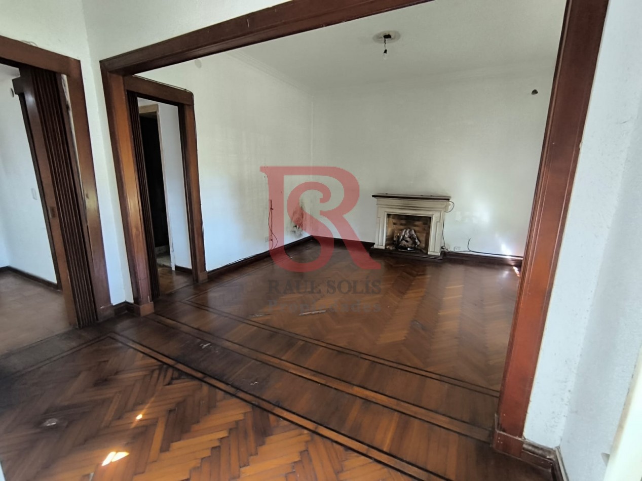 LP - venta hermosa casa con patio y parrilla a metros de la estacion de Don Bosco