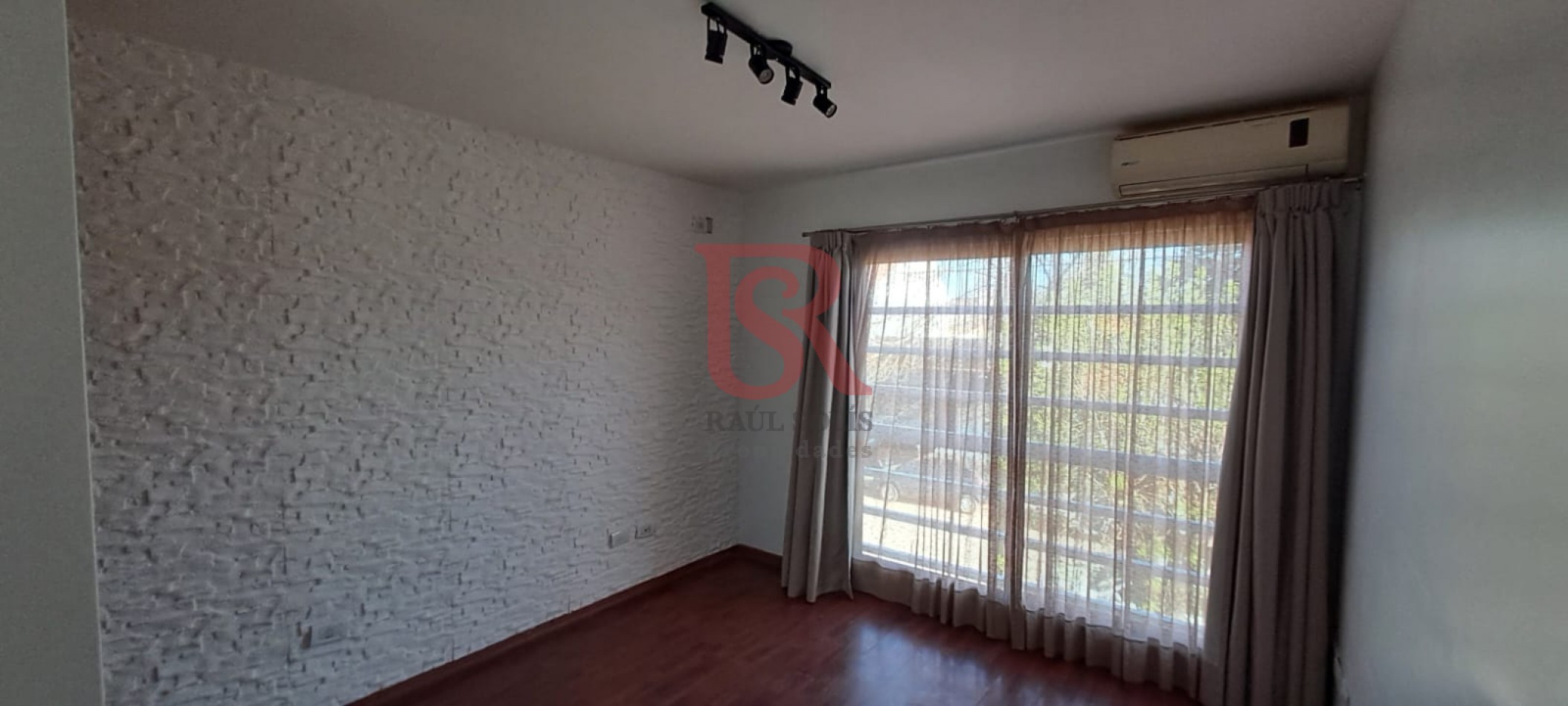 Gz - Precioso tres ambientes con cochera 