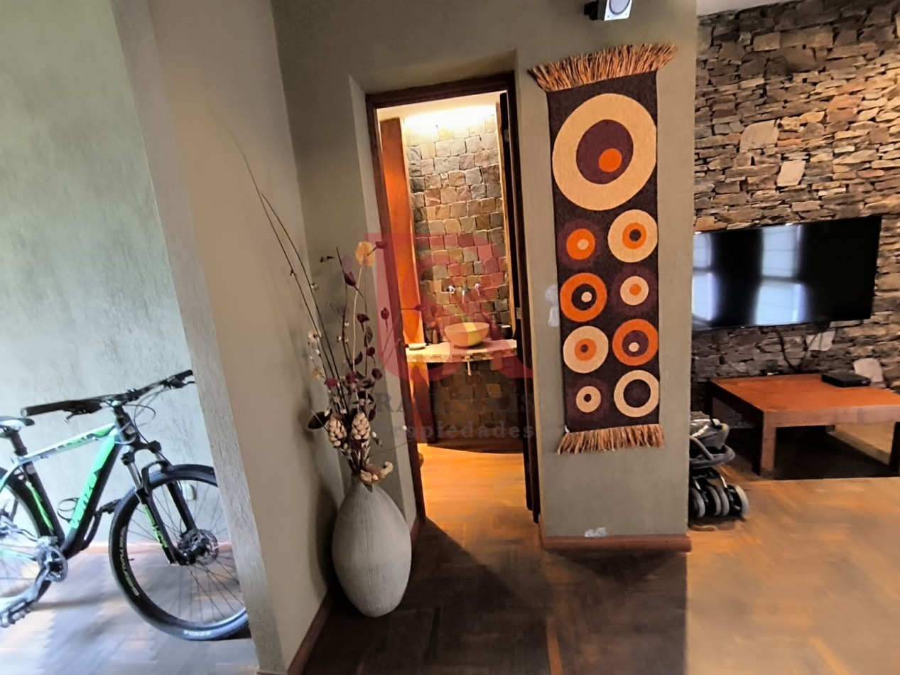 LP - RETASADA Hermosa casa 4 ambientes con quincho, pileta y garaje en Quilmes centro