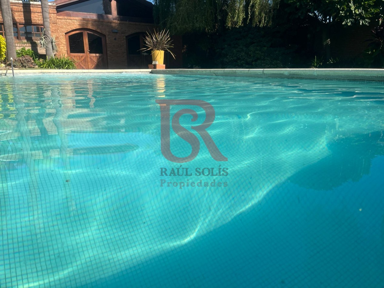 GZ - Gran casa de Categoria desarrollada sobre lote de 13 por 53 (Impecable)