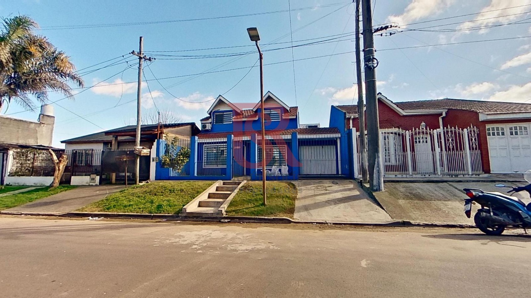 AM. Casa tres ambientes en Venta Quilmes Oeste 