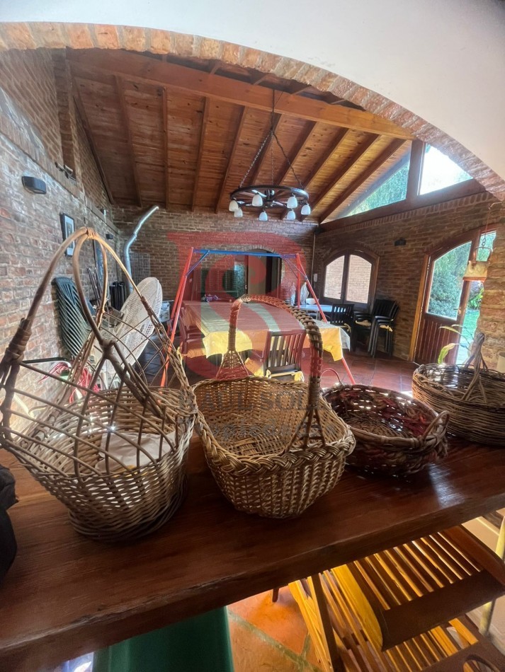 GZ - Gran casa de Categoria desarrollada sobre lote de 13 por 53 (Impecable)