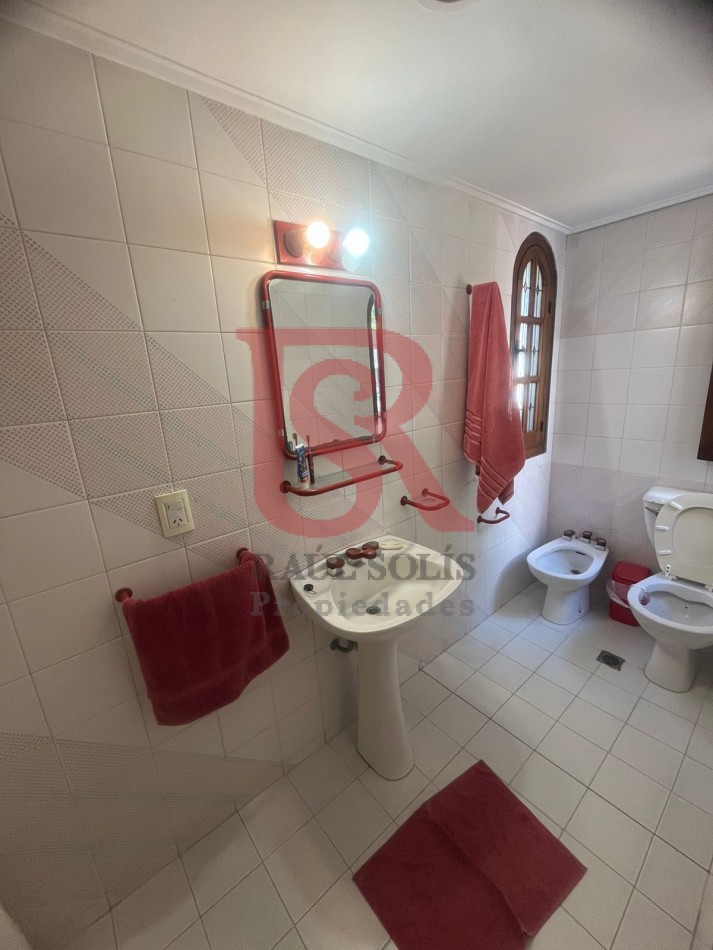 GZ - Gran casa de Categoria desarrollada sobre lote de 13 por 53 (Impecable)