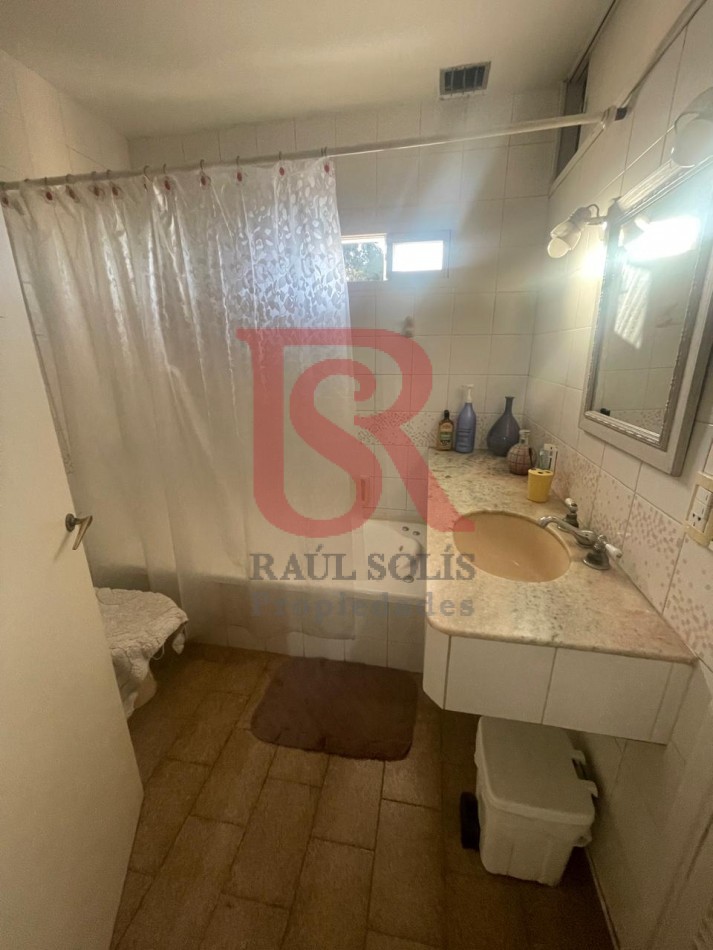 RS- Hermosa casa de 7 ambientes, en excelente estado.