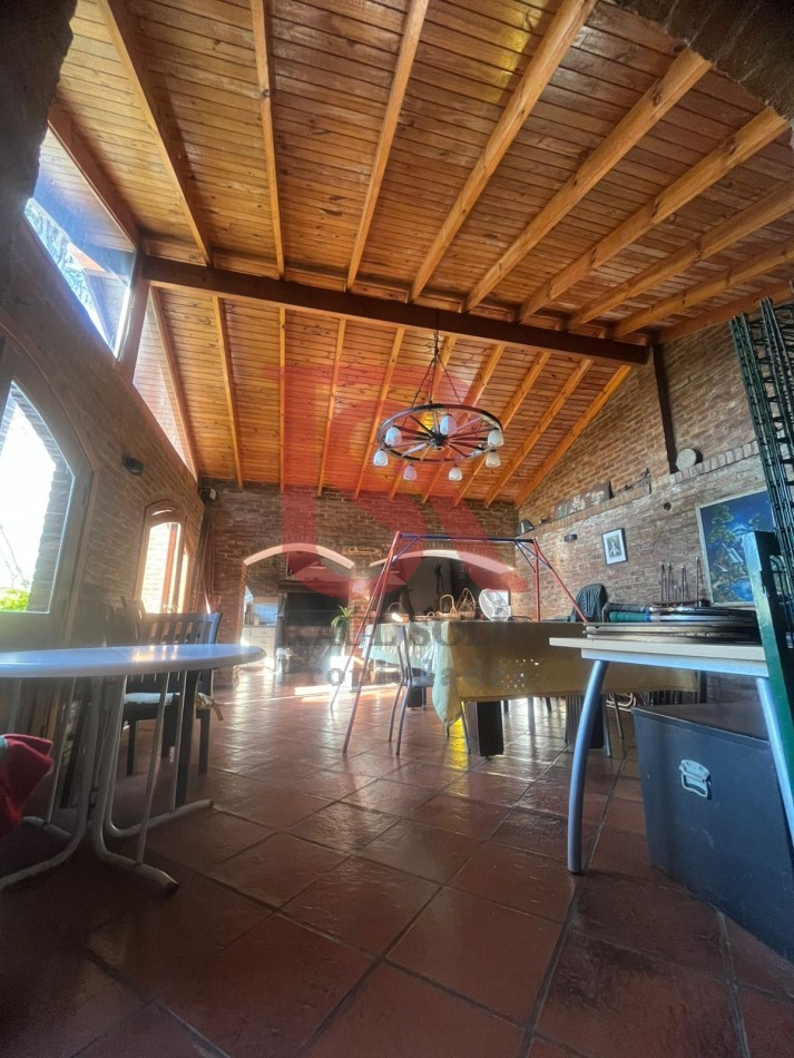 GZ - Gran casa de Categoria desarrollada sobre lote de 13 por 53 (Impecable)