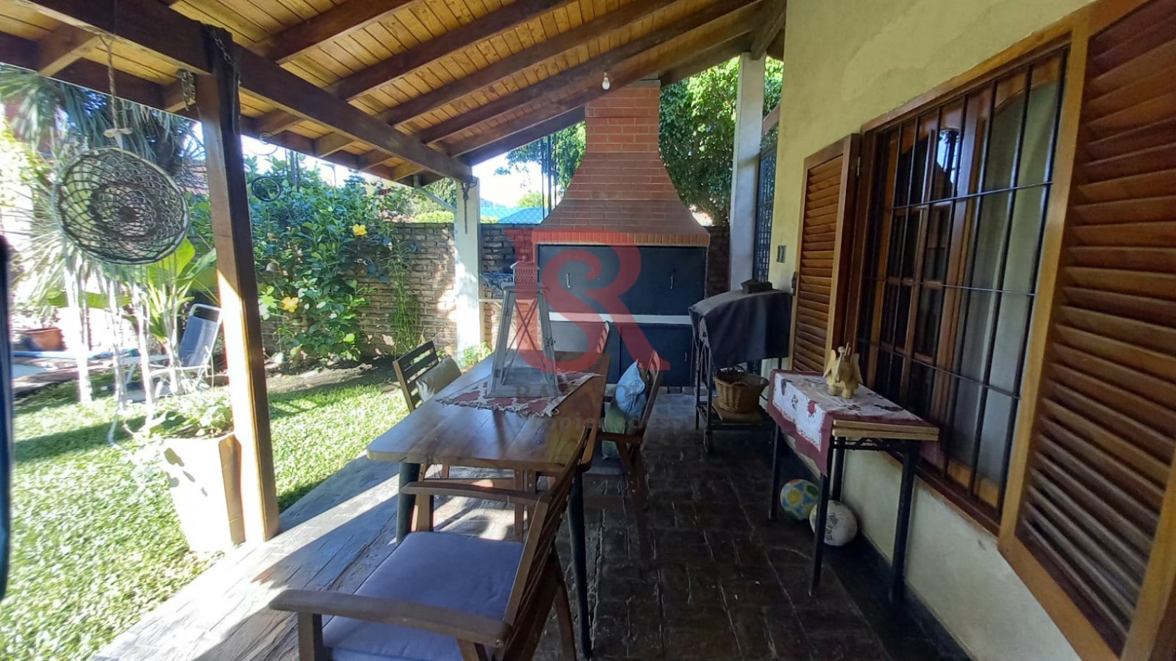 DN - Hermosa casa en venta con pileta en Quilmes Oeste! Apto credito