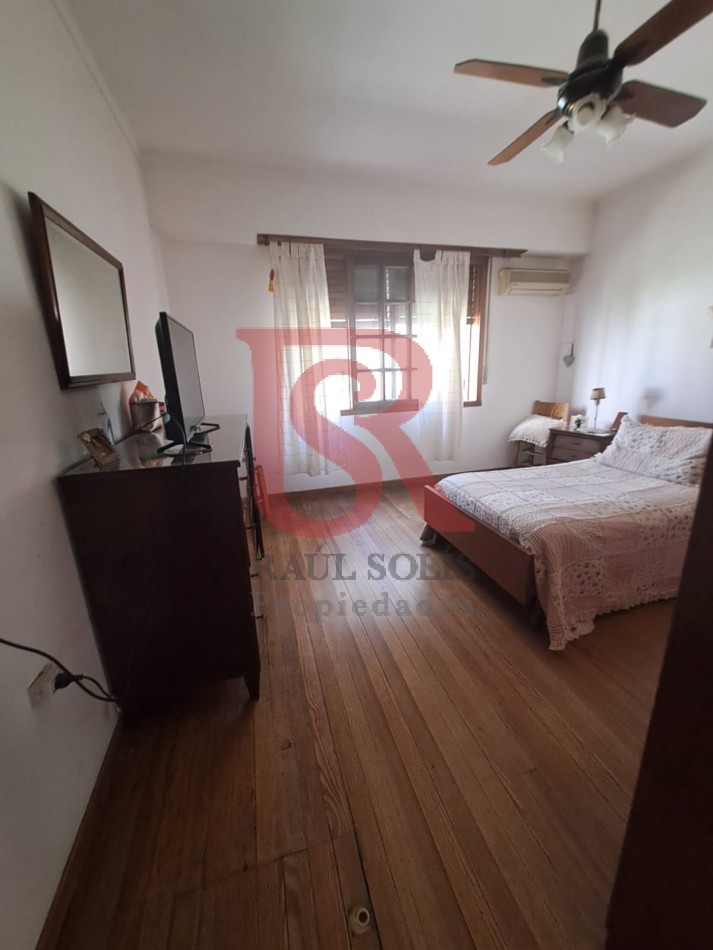 GZ - Casa tres ambientes Excelente  Estado  cochera 