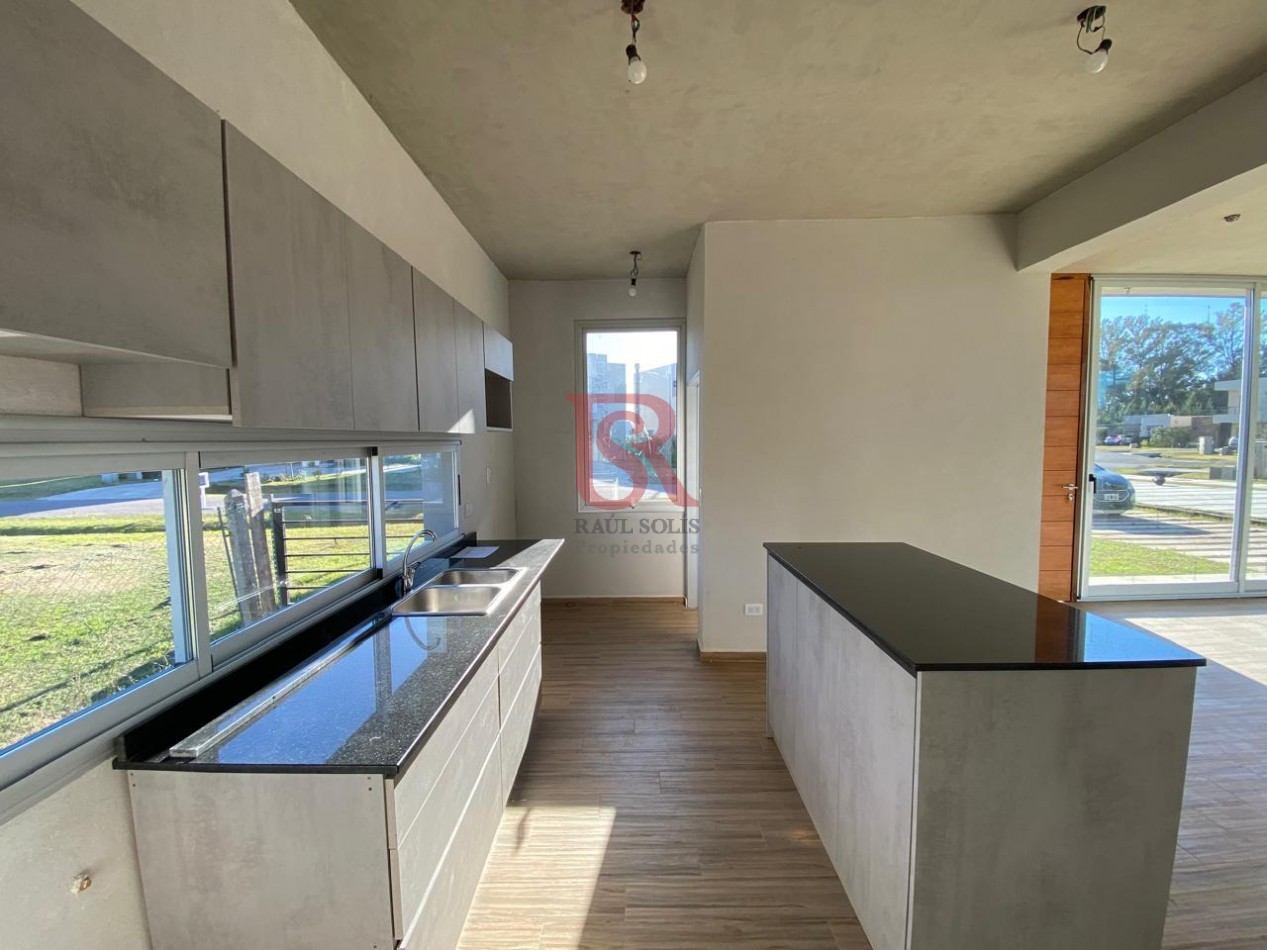 AM- Casa 4 Ambientes La Reserva Hudson en una sola planta con piscina
