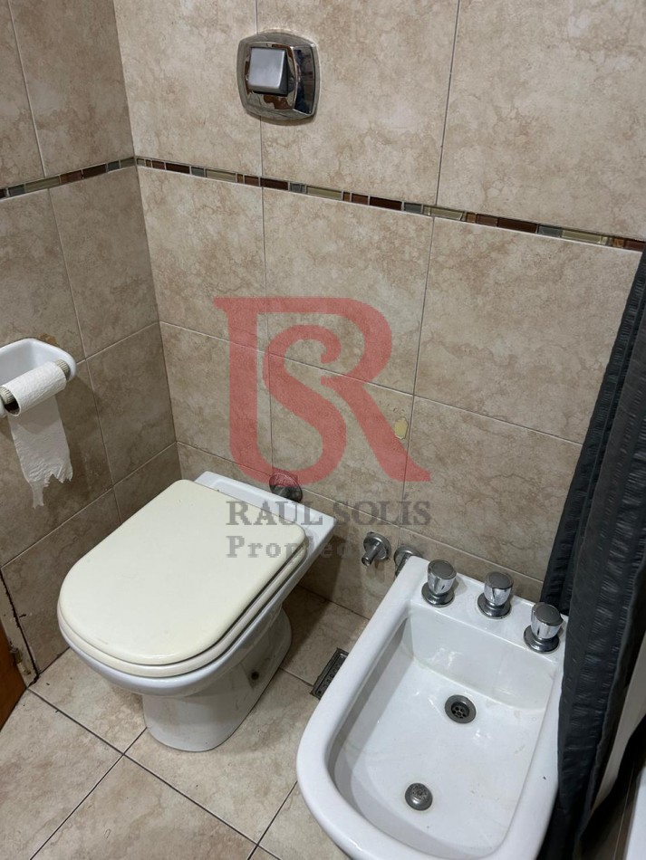 LG Dpto Lomas de Zamora,  2 ambientes muy bien ubicado, luminoso 