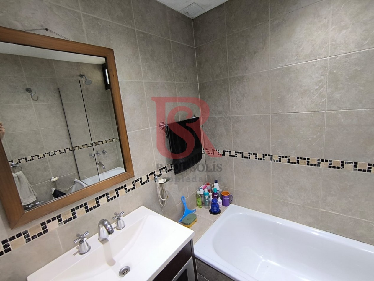 LP - RETASADA Hermosa casa 4 ambientes con quincho, pileta y garaje en Quilmes centro
