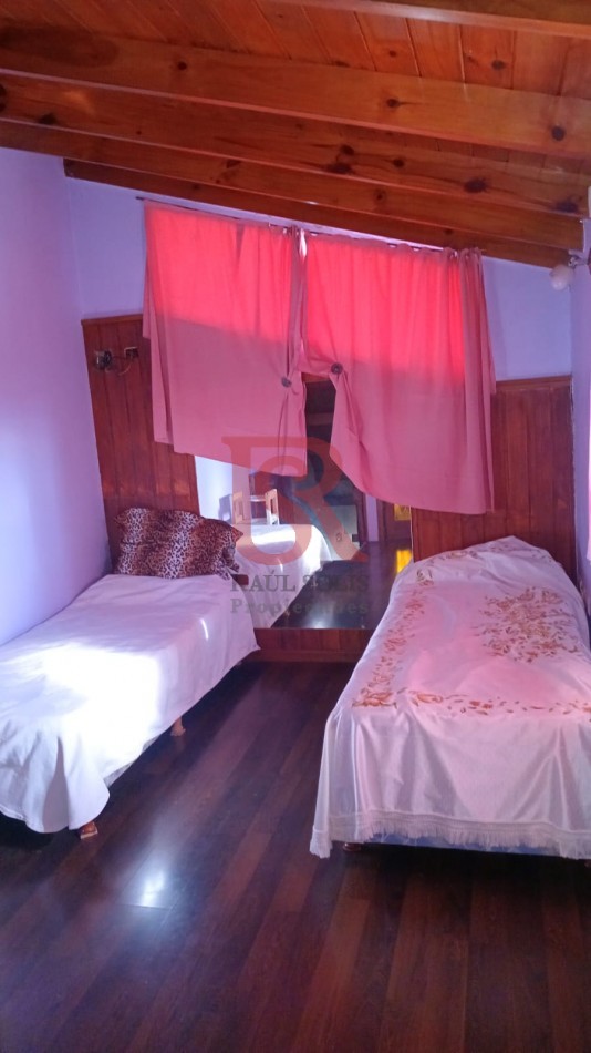 MS-Casa en Venta - Dos Plantas con Departamento Independiente, Pileta y Amplio Parque