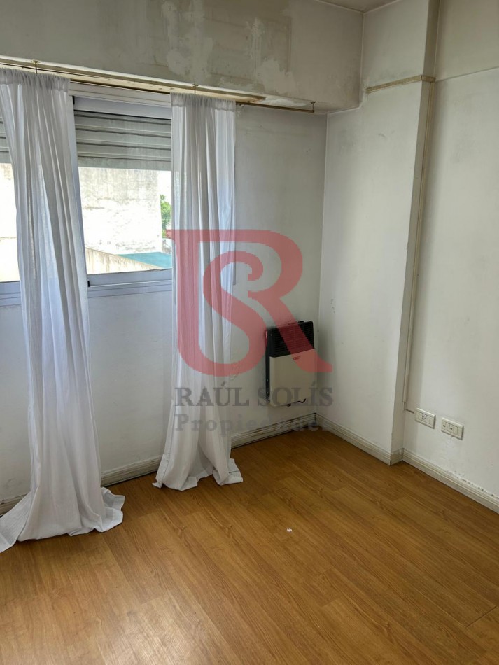 LG Dpto Lomas de Zamora,  2 ambientes muy bien ubicado, luminoso 