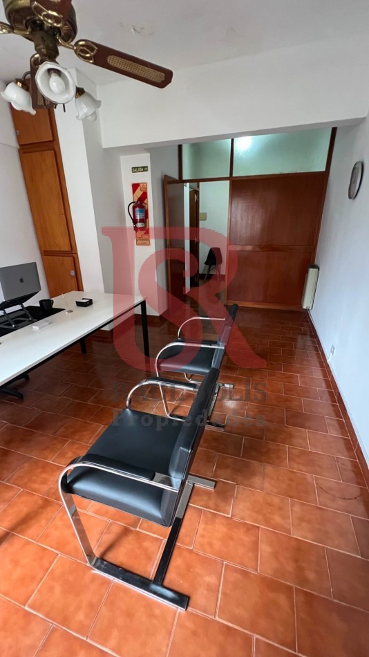DN - Excelente ubicacion! Ideal oficina, consultorio, showroom, etc. Quilmes centro!!!
