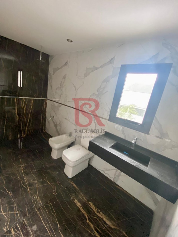 Am- Impecable Casa en Alquiler