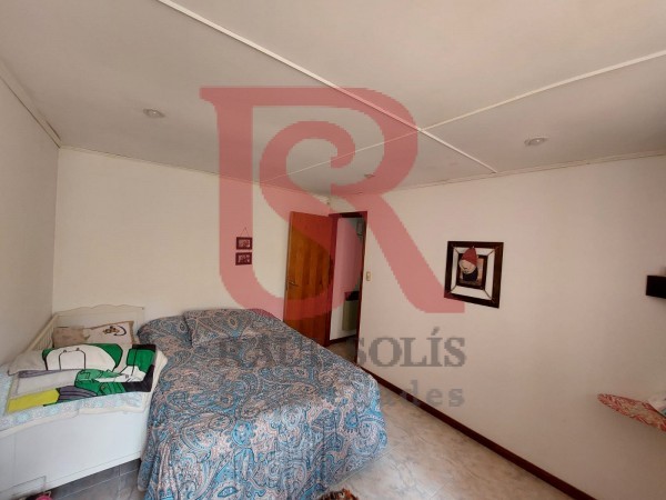 AV- Amplia casa en venta a pocas cuadras del mar