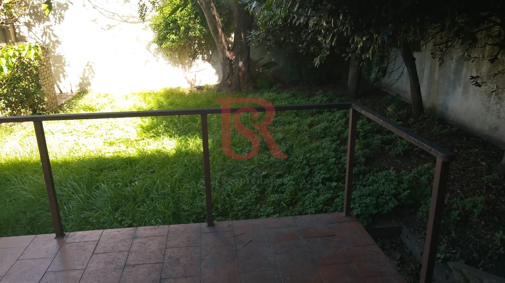 LP - Venta hermosa casa estilo tradicional de 5 ambientes en Barrio Parque, Bernal