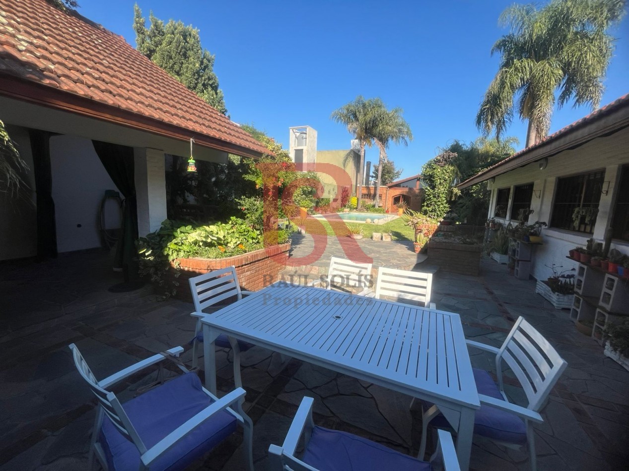 GZ - Gran casa de Categoria desarrollada sobre lote de 13 por 53 (Impecable)