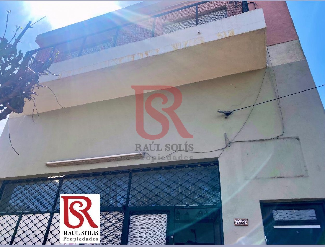 AM. Casa 3 ambientes con Local