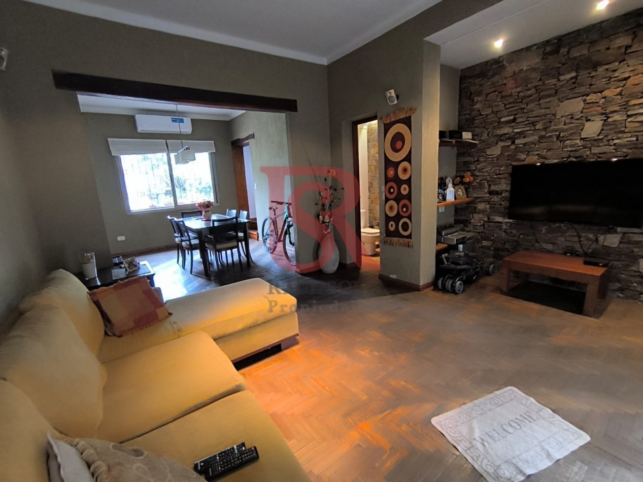 LP - RETASADA Hermosa casa 4 ambientes con quincho, pileta y garaje en Quilmes centro