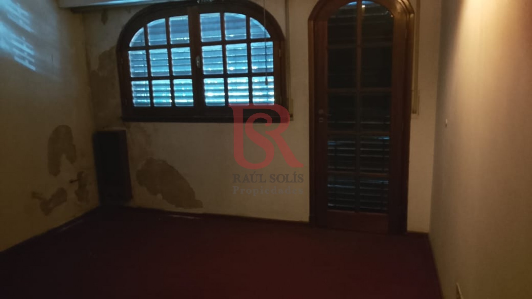 LP - Venta hermosa casa estilo tradicional de 5 ambientes en Barrio Parque, Bernal