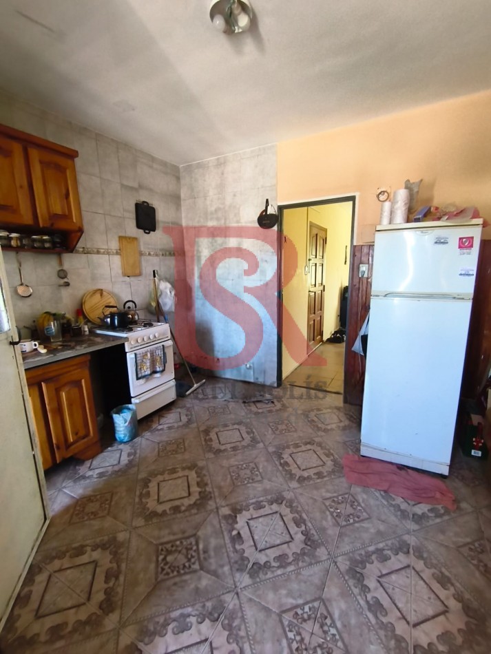 LP - VENTA! Amplio departamento 4 ambientes en Berazategui