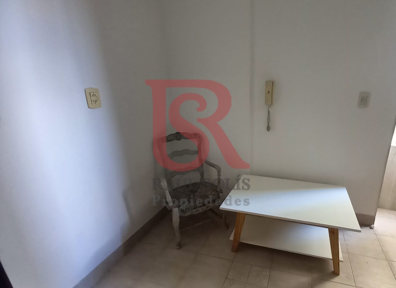 DN - Amplio departamento 3 ambientes en alquiler, Quilmes Centro!!