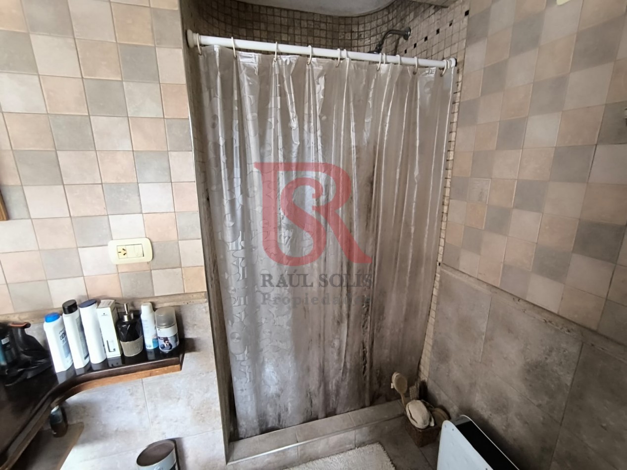 LP - RETASADA Hermosa casa 4 ambientes con quincho, pileta y garaje en Quilmes centro