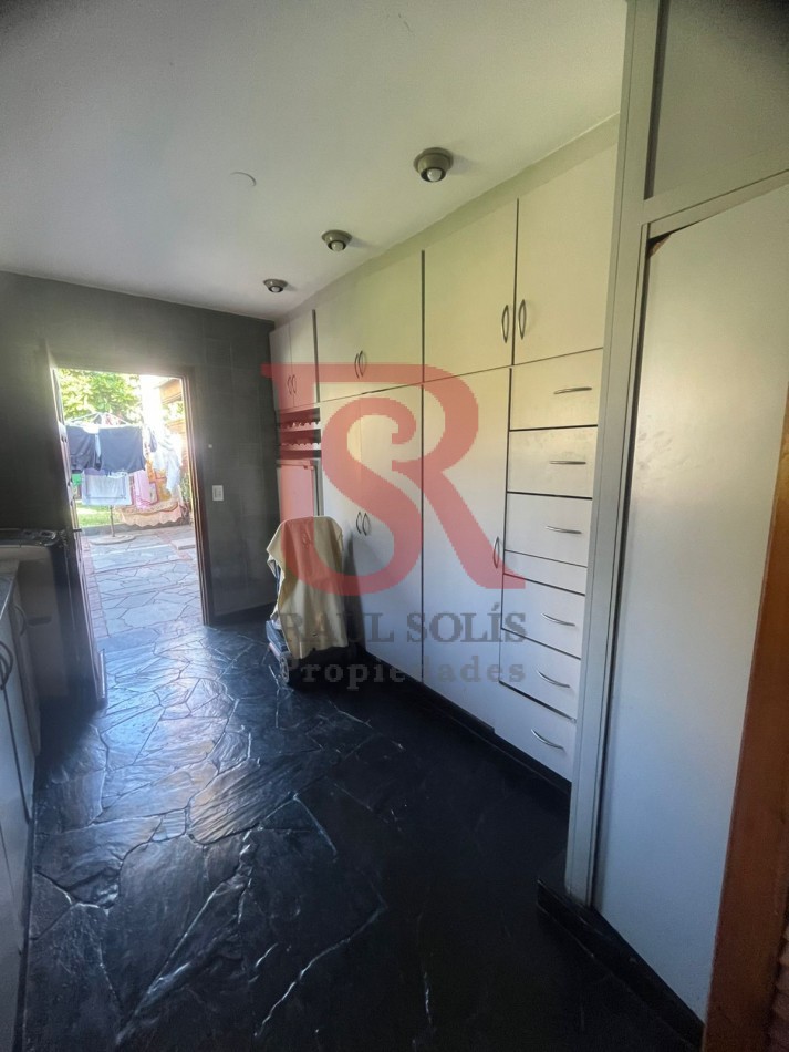 GZ - Gran casa de Categoria desarrollada sobre lote de 13 por 53 (Impecable)