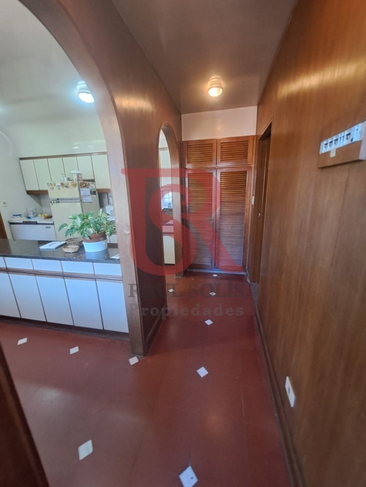 GZ- Imponente Casa en Esquina 