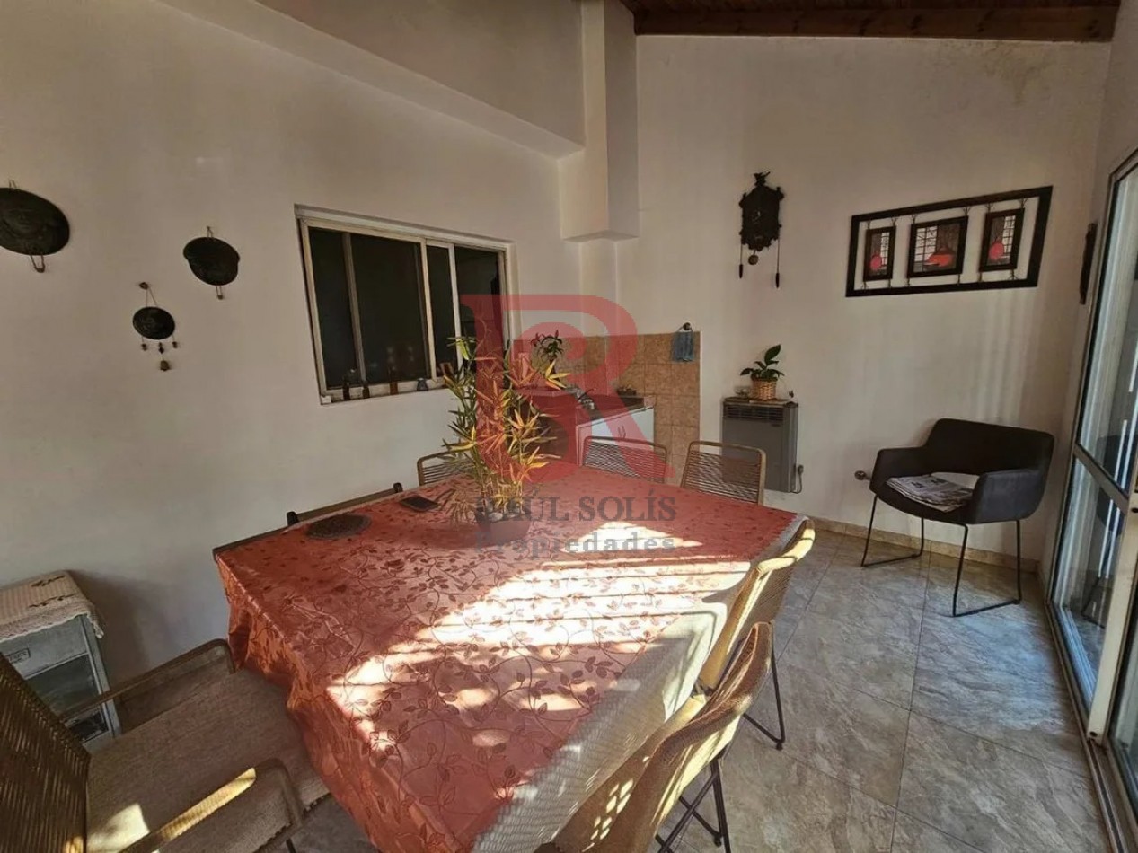 AM. Excelente Casa en Venta 3 ambientes con cochera - Quilmes Oeste