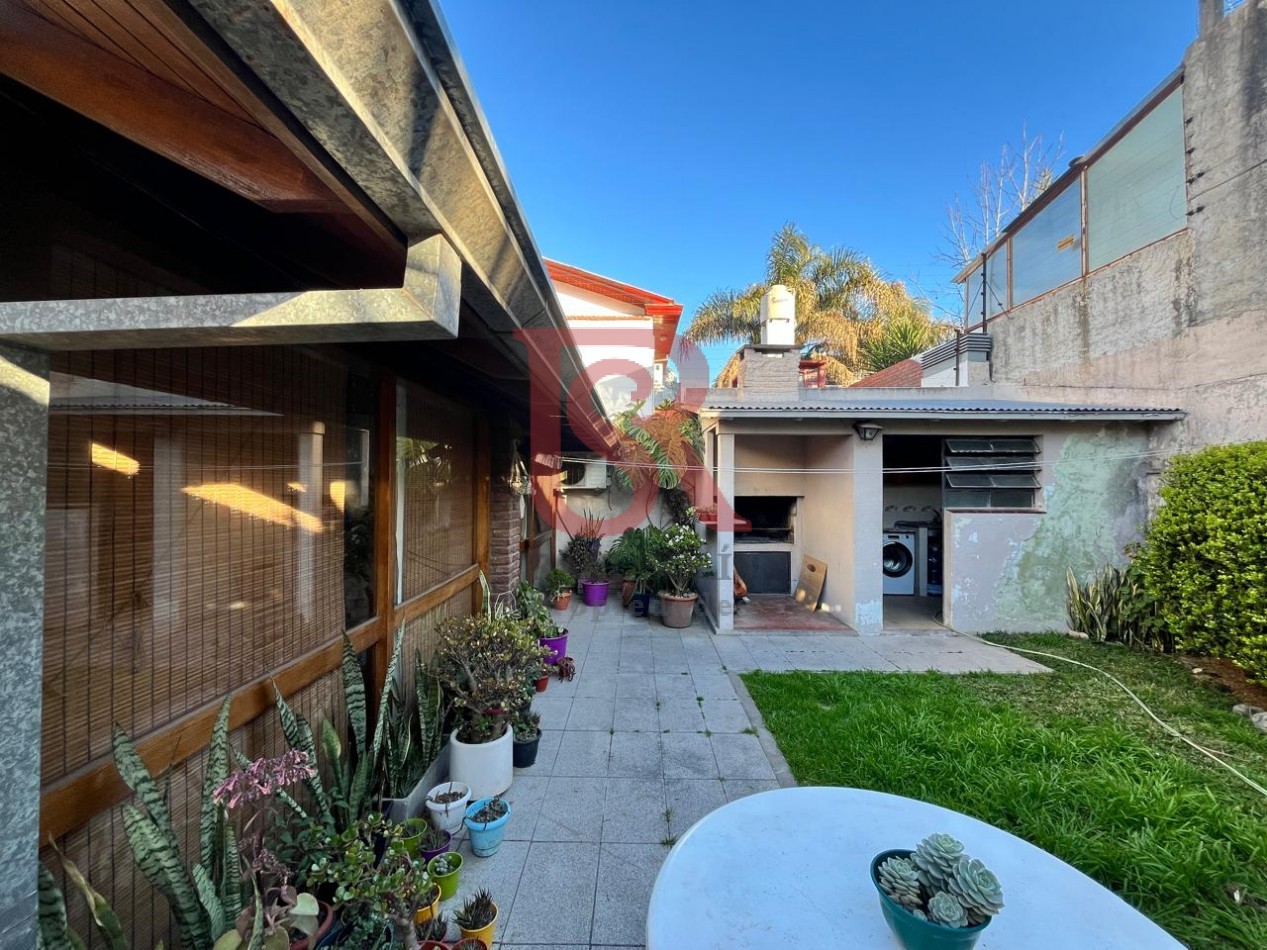 RS- Hermosa casa de 7 ambientes, en excelente estado.