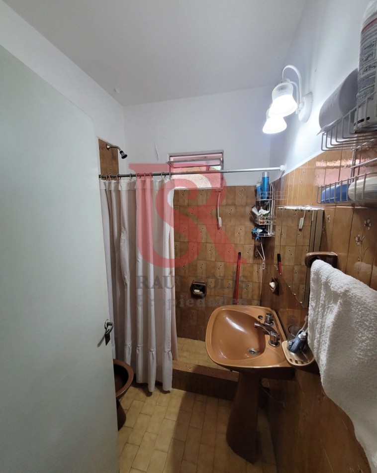 ES. PH AL FRENTE 4 AMBIENTES CON COCHERA Y JARDIN CON PARRILLA - APTO CREDITO-