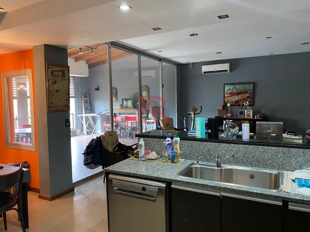AM - Casa en Venta en tres plantas - Ideal inversores